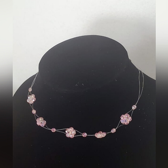 Light Pink Necklace.🌴 - Picture 2 of 4